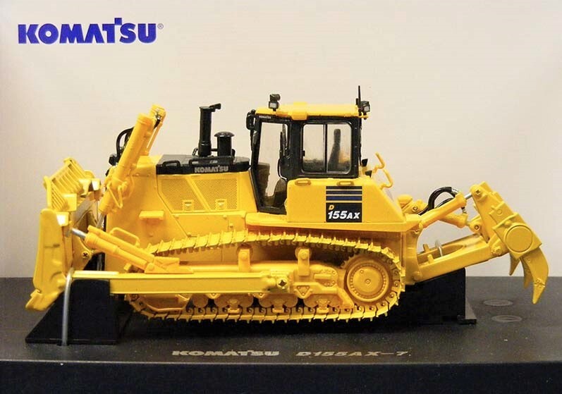 Universal Hobbies 8010 Komatsu D155 AX Bulldozer w/Metal Tracks 1/50 Diecast MIB