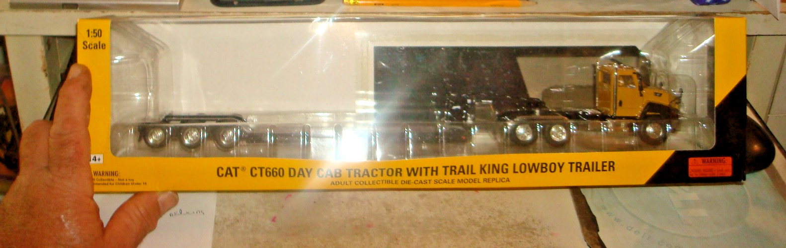 Cat 1:50 CT 660 Day CAB Tractor with Trail King Low Boy Trailer – 55503