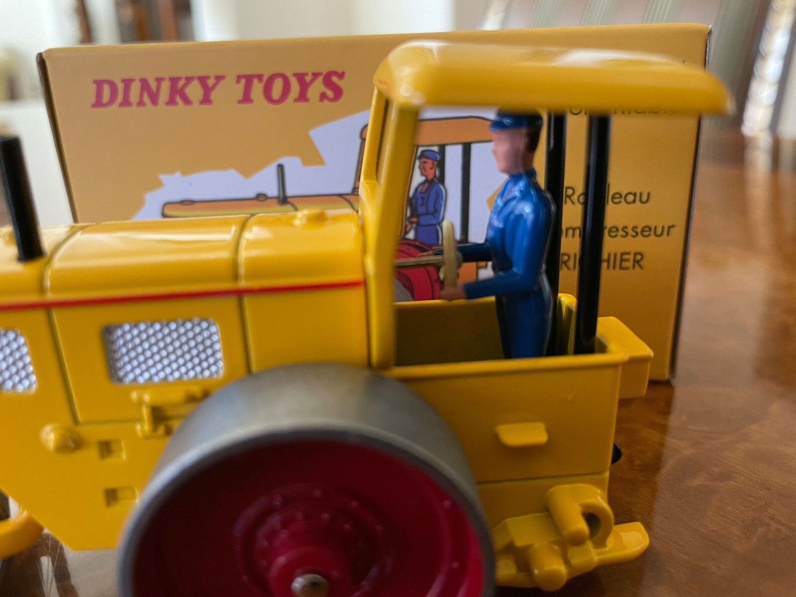 Dinky Toys | 1:50 | Richier Vintage Soil Compactor w/ Operator Fig. | No. 830
