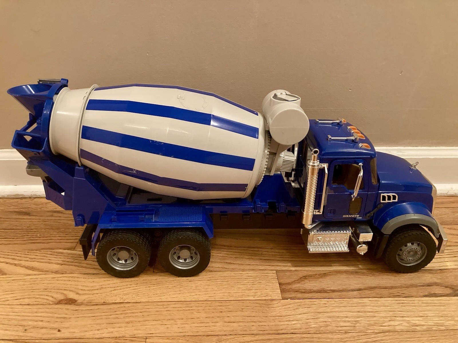 Large Bruder MACK Granite Cement Mixer Truck 2007