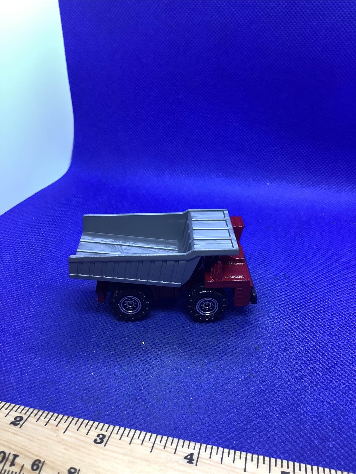 2010 Matchbox “Construction” (Faun) Dump Truck RED / J CONSTRUCTION / MINT