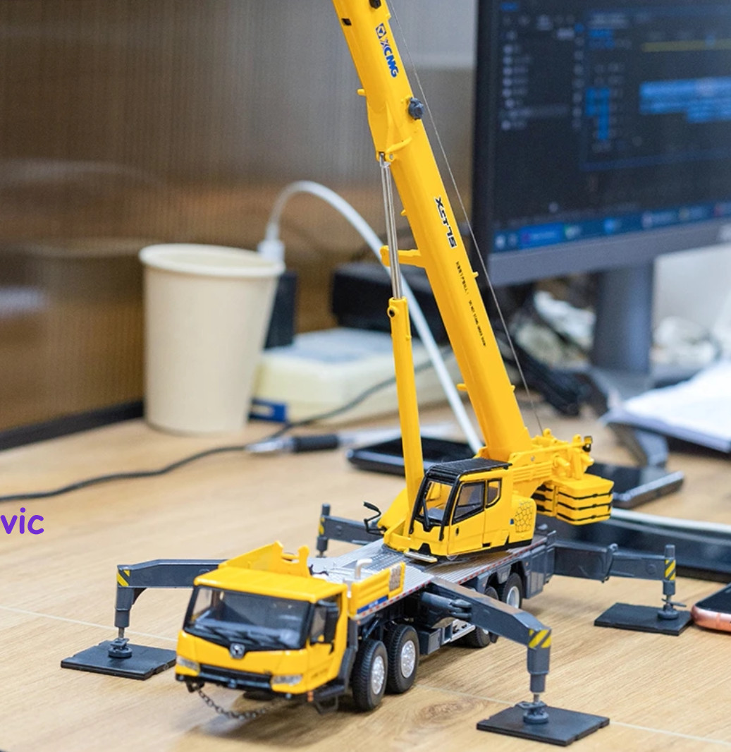 XCMG XCT50G5-1 1:50 Scale Truck Crane Diecast Model Ornament Collection Gift