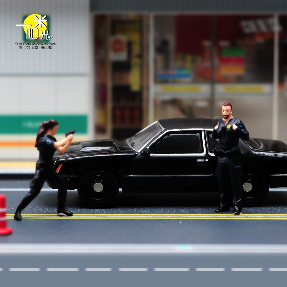 VM 1:64 Policeman & Awl barrel 3pc Set Doll Resin Miniature Figures Toys Scene