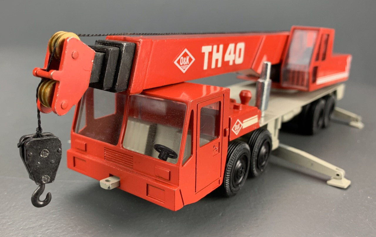 NZG O&K TH 40 Mobile 4-Axle Truck Crane 1:50 Diecast Model, Red W/Box D0822 LZ