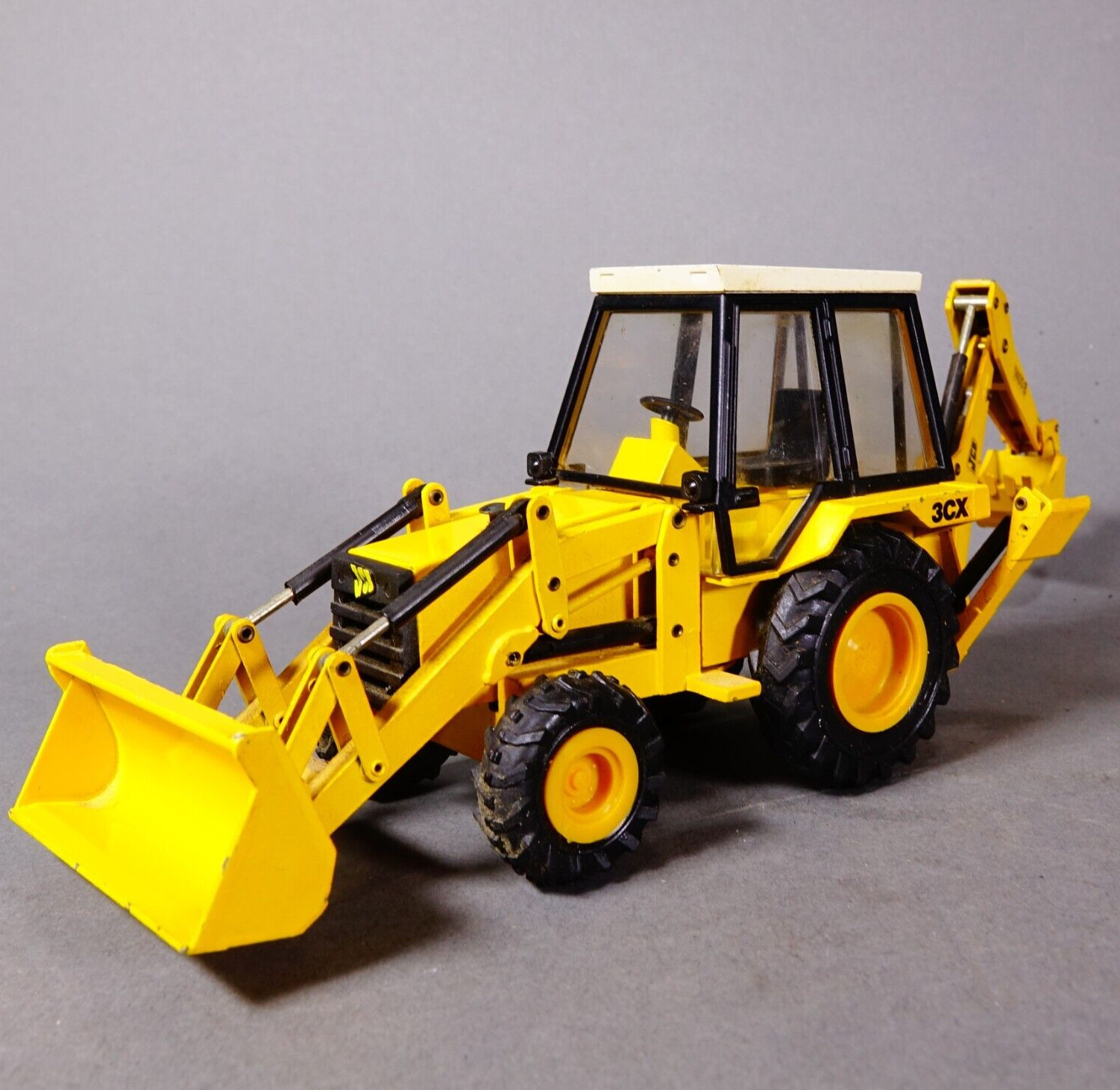 JCB 1400 B Tractor Loader Backhoe NZG 1/35 Scale Construction