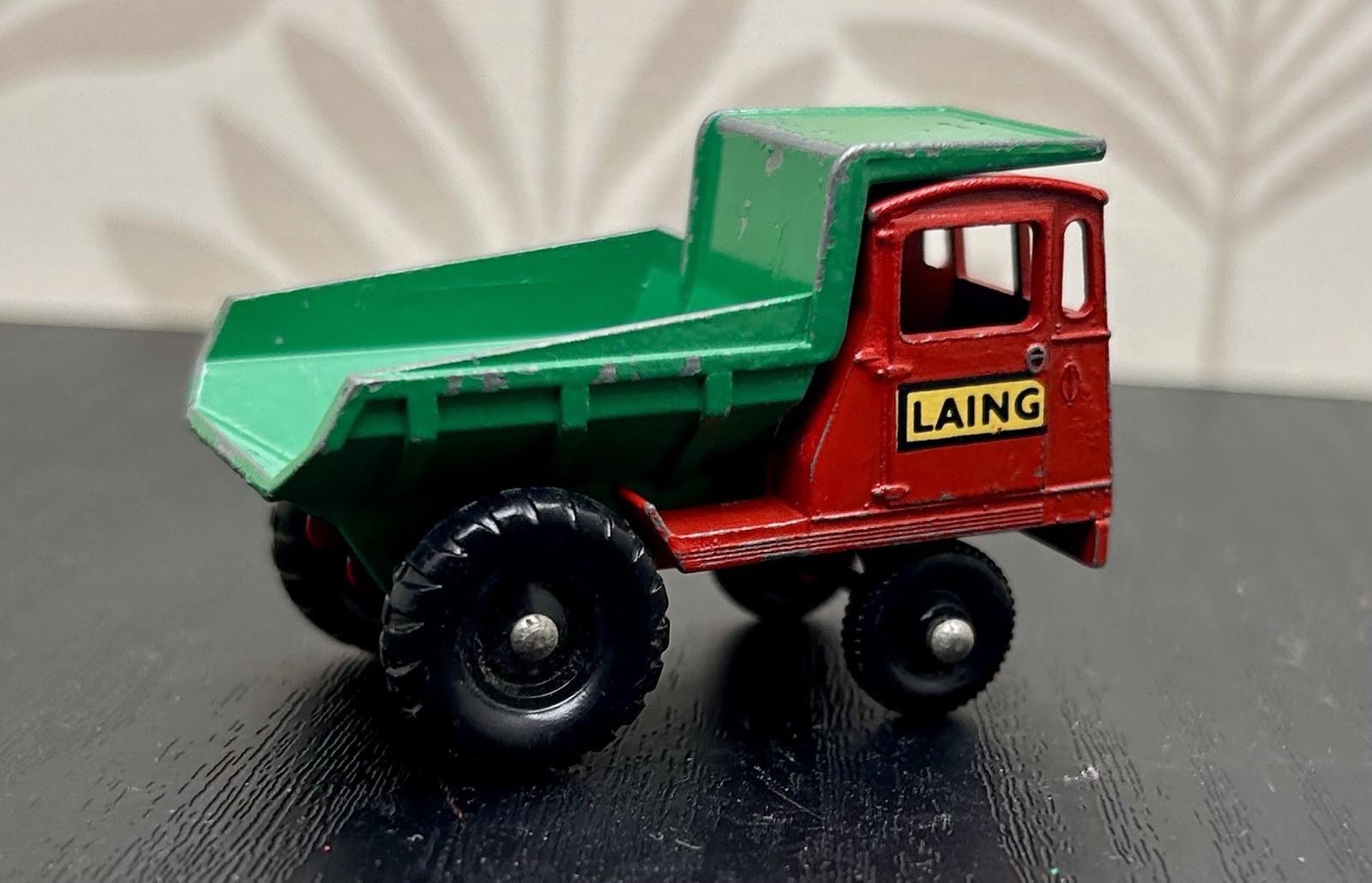 Lesney Matchbox Laing Dump Truck Diecast Green/Red/Black Made in England