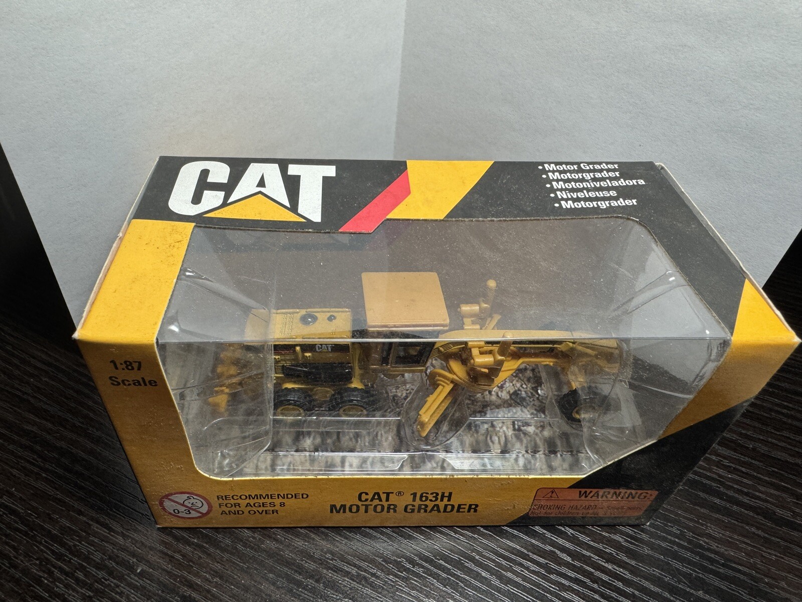 Cat 163H Motor Grader 1:87 HO Scale Metal Model Norscot 55403 NIB
