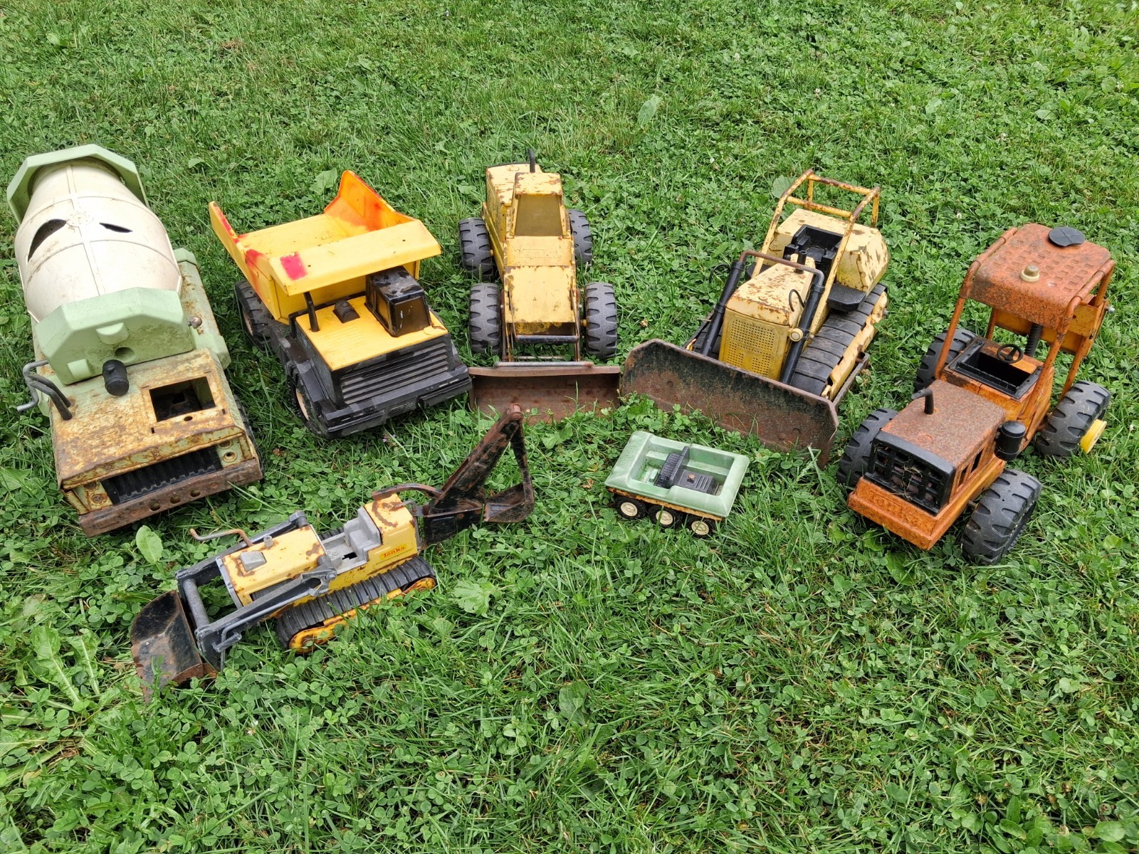 Vintage Tonka Construction Lot – Dump Truck, Cement Mixer, Loader, Dozer,…