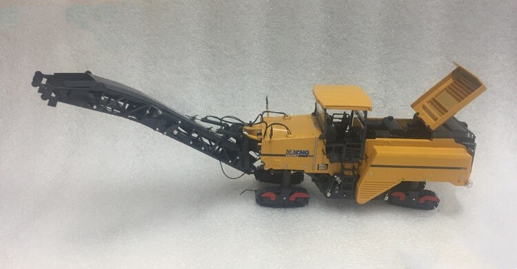 1:35 44CM XCMG XM220K2 Miller Milling Machine Construct Equipment Diecast Model