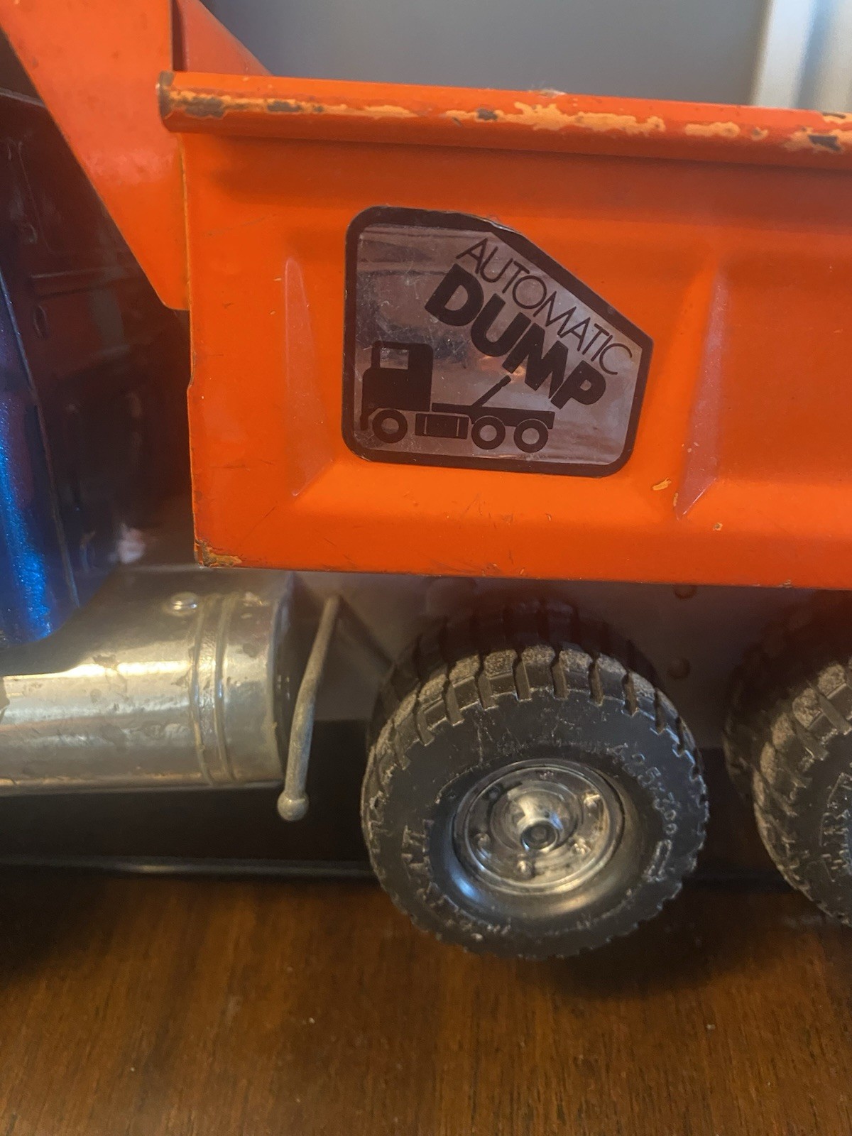 Vintage Ertl Transtar International Automatic Dump – Bed Truck/Orange & Blue USA
