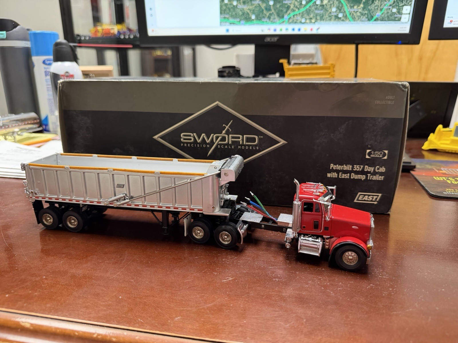 1:50 Sword Models Peterbilt 357 Day Cab w/ East Dump Trailer Red SW2044-Red