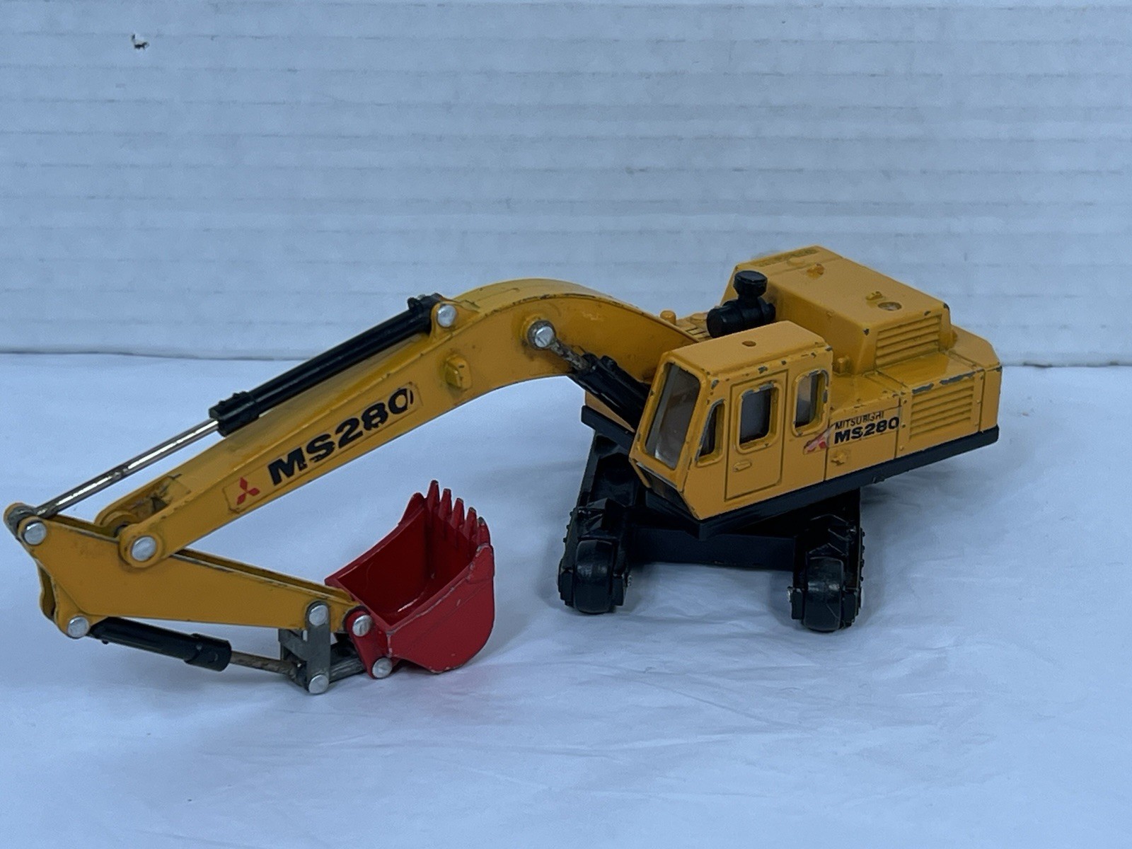 Yonezawa Diapet Power Excavator Mitsubishi MS280 Die-Cast Toy 1/60th – Japan