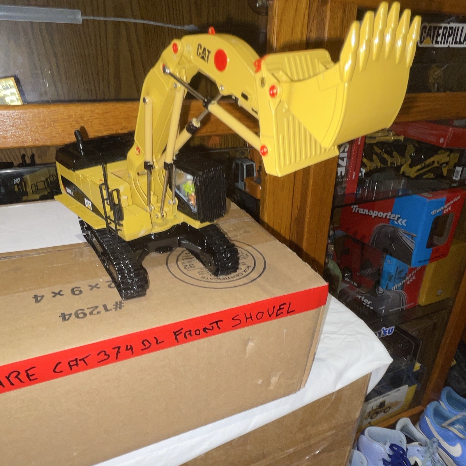 CAT 374D L Excavator Diecast Construction Equipment Model Yellow Black