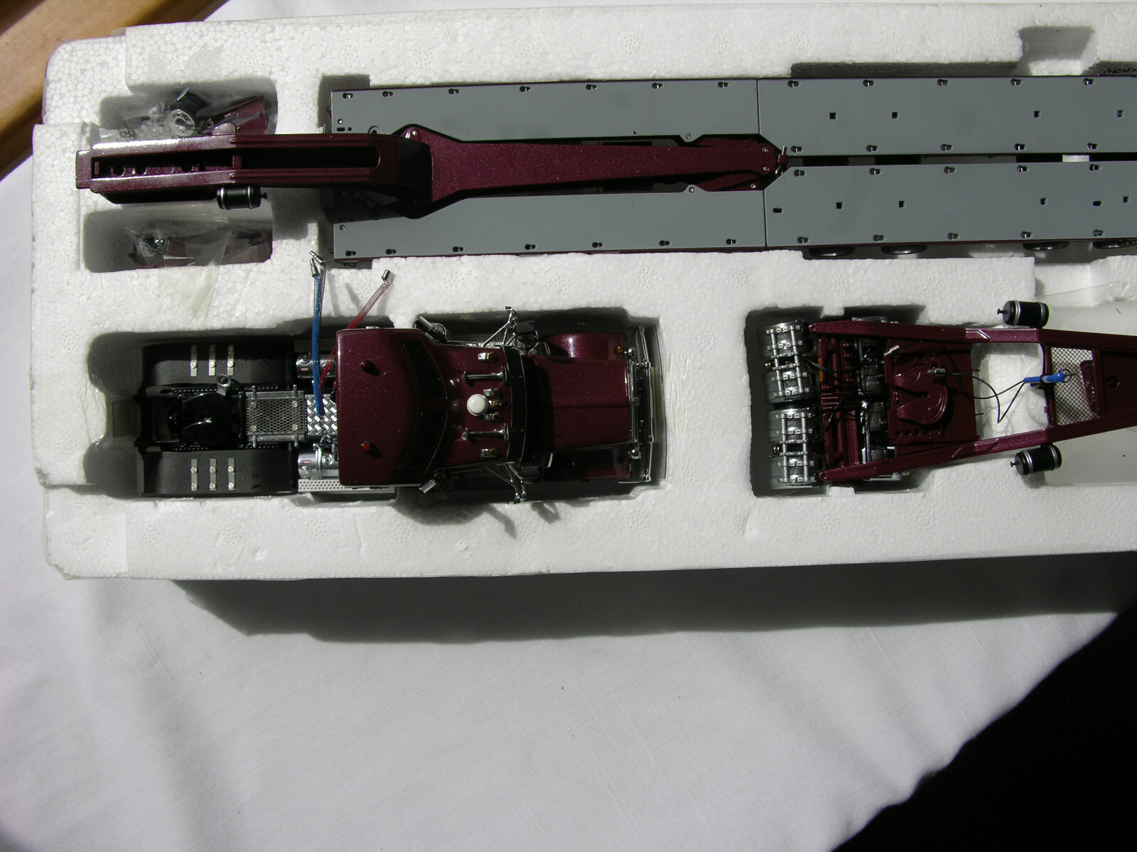 TWH # T09005 “Kenworth T908 Prime Mover” and Drake 2×8 Dolly&4×8 Swingwing 1/50