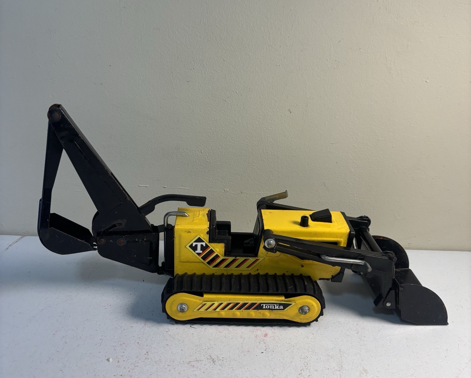 Vtg 60’s Metal Tonka T-6 Track Front End Loader/Backhoe Bulldozer #810659 *READ