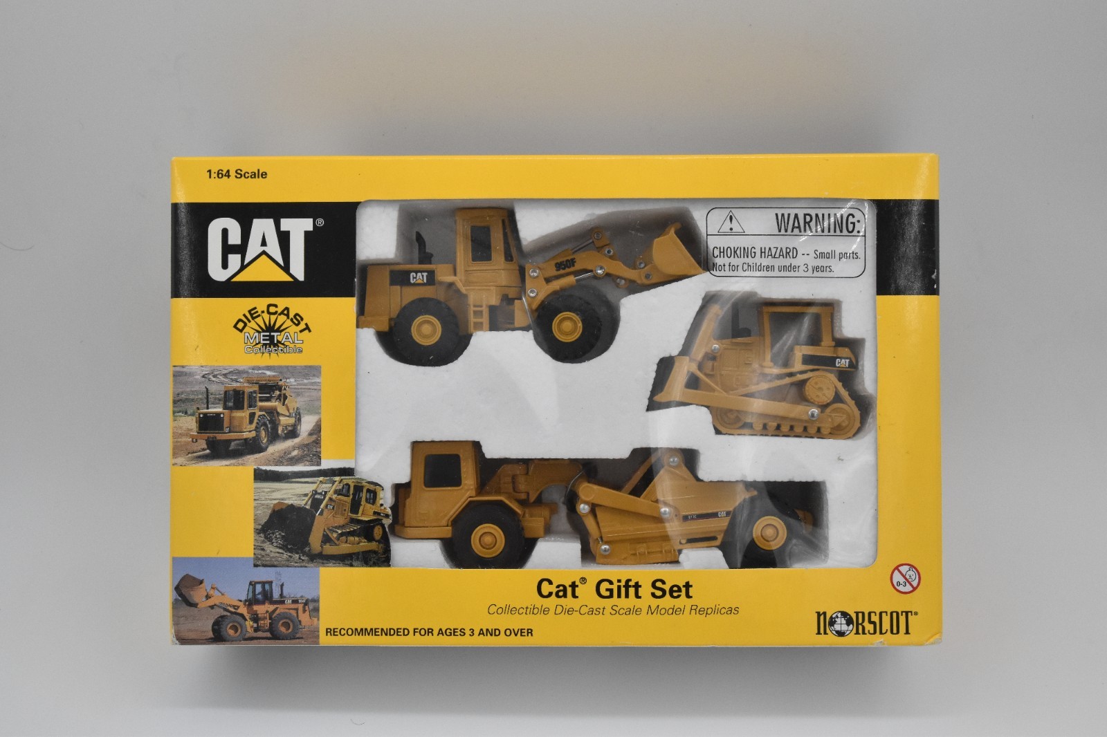 Caterpillar Scraper/Wheel Loader/Dozer Gift Set By Norscot 1/64th Scale 1998