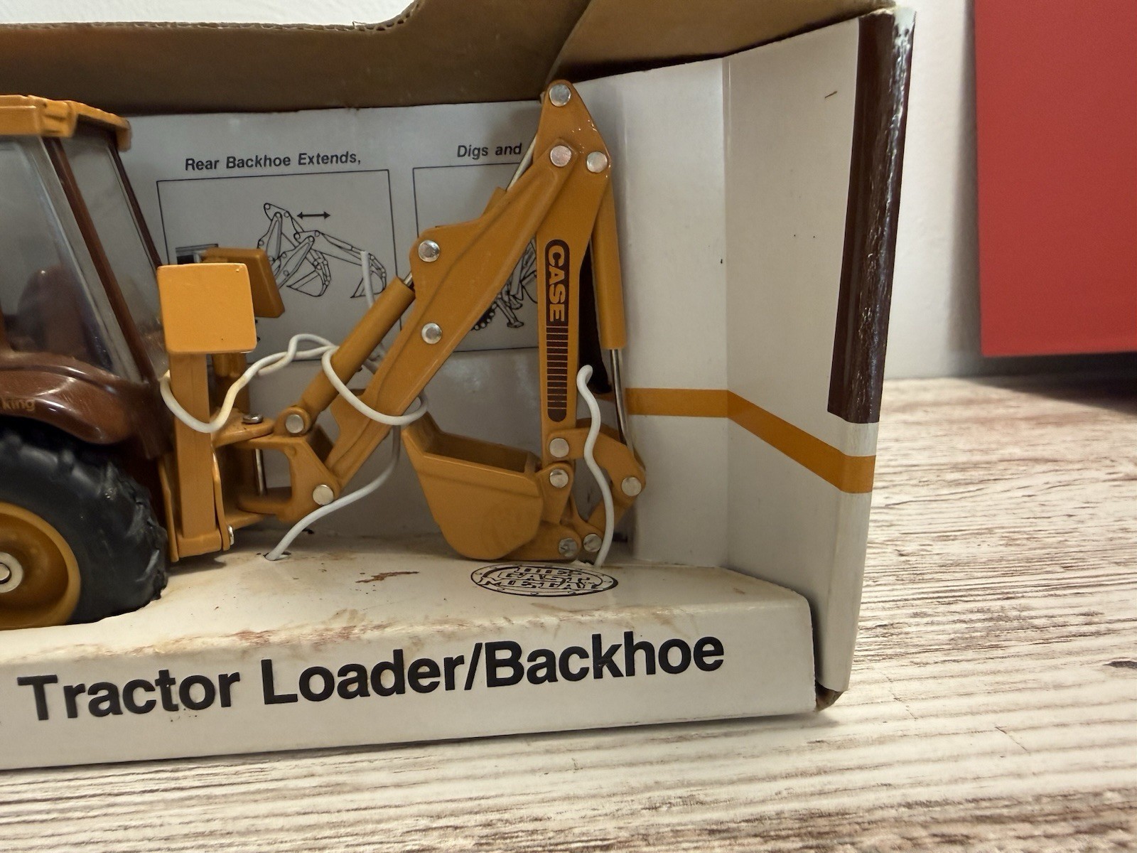ERTL – CASE 580K FRONT END LOADER / BACKHOE – 1/32 DIECAST