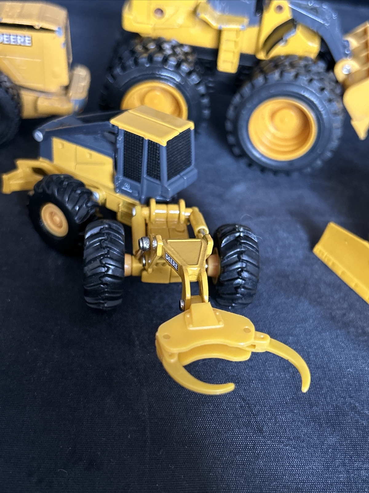 Ertl & Norscot Die Cast Caterpillar & John Deere Tractors Lot Of 5