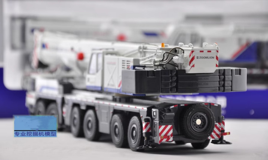 1:50 ZOOMLION QAY220 Crane Construction Equipment Machine Vehicle Diecast Model