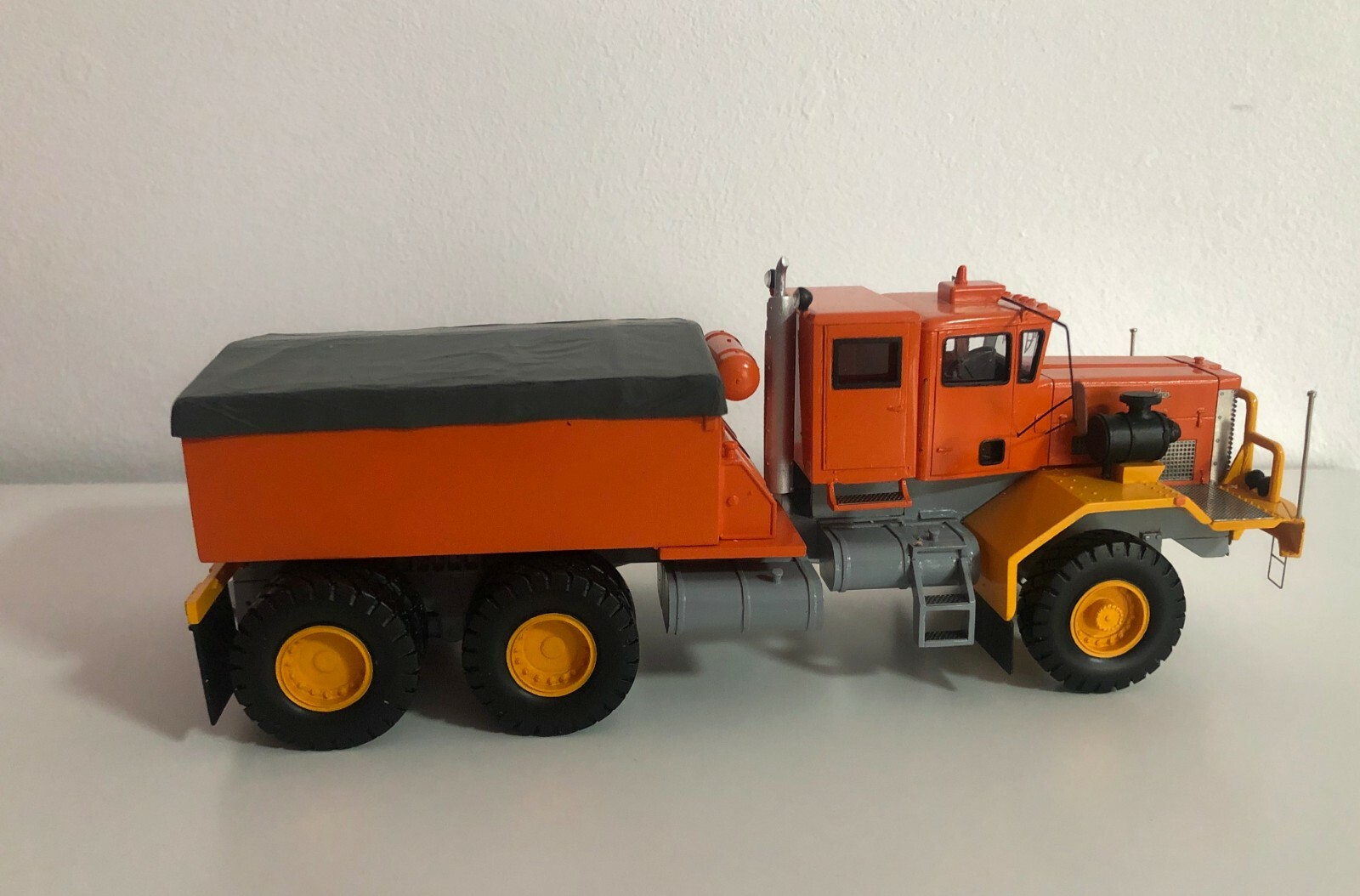 Resin 1/50 Oshkosh J30120 6×4 Transpesa Della Volpe – Built by Fankit Models