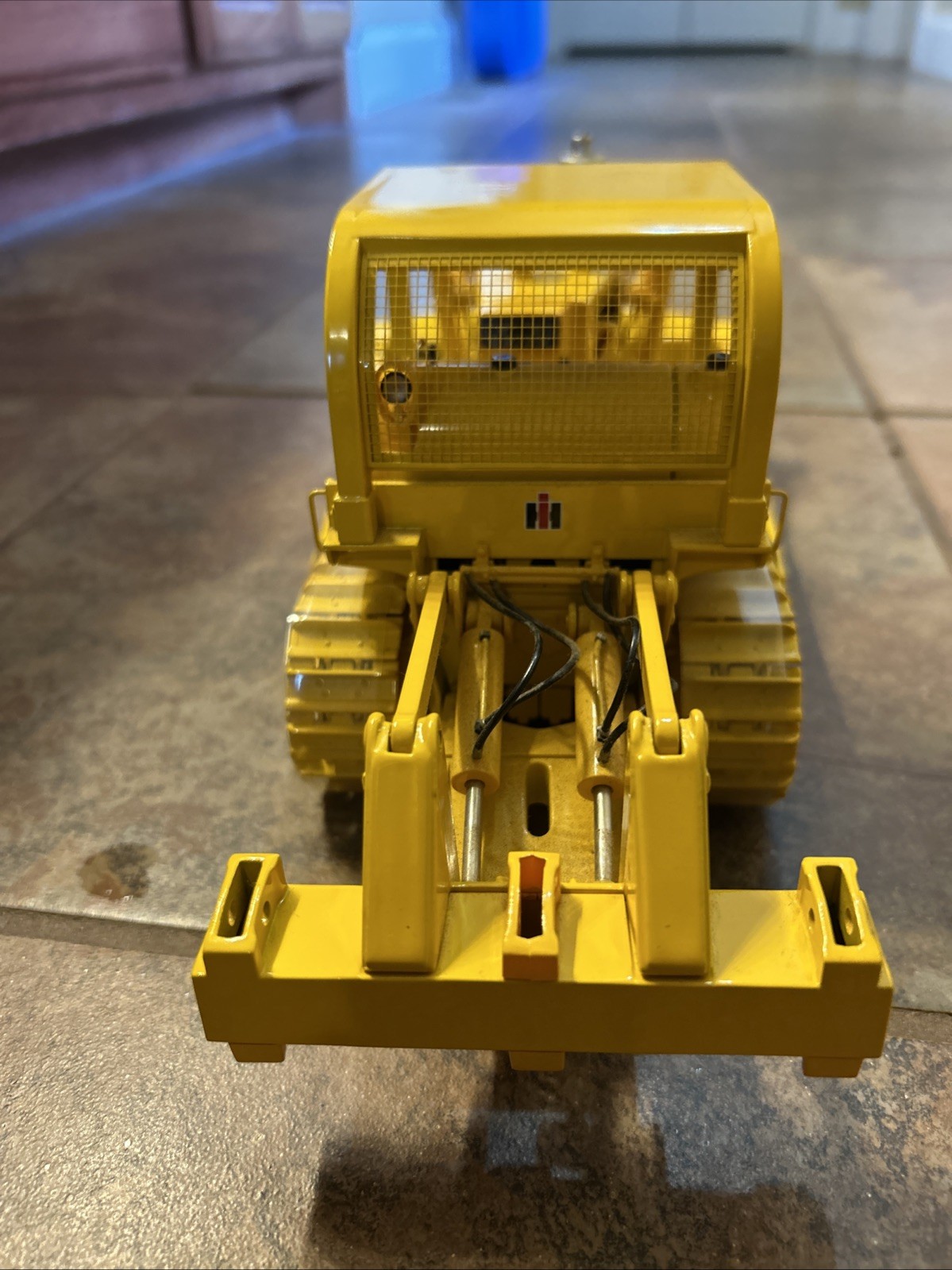 First Gear International TD-25 Crawler Dozer 1:25 Diecast Metal Yellow 79-0156