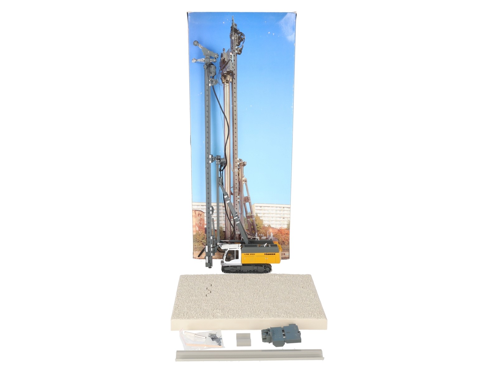 NZG 668 1:50 LRB255 Diecast Piling & Drill Rig With Base plate and Pile Planks