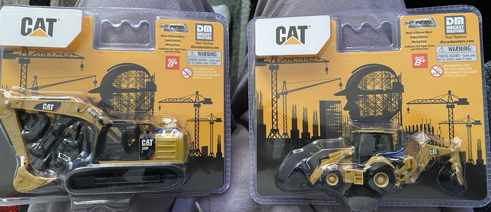 Diecast Masters CAT 320F L & 420XE 1:64 Cat Machines