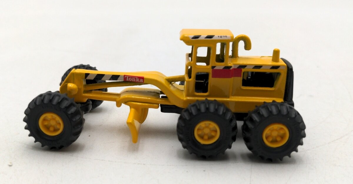 Maisto 1230 1:64 Scale Tonka 1998 Yellow Mighty Road Grader