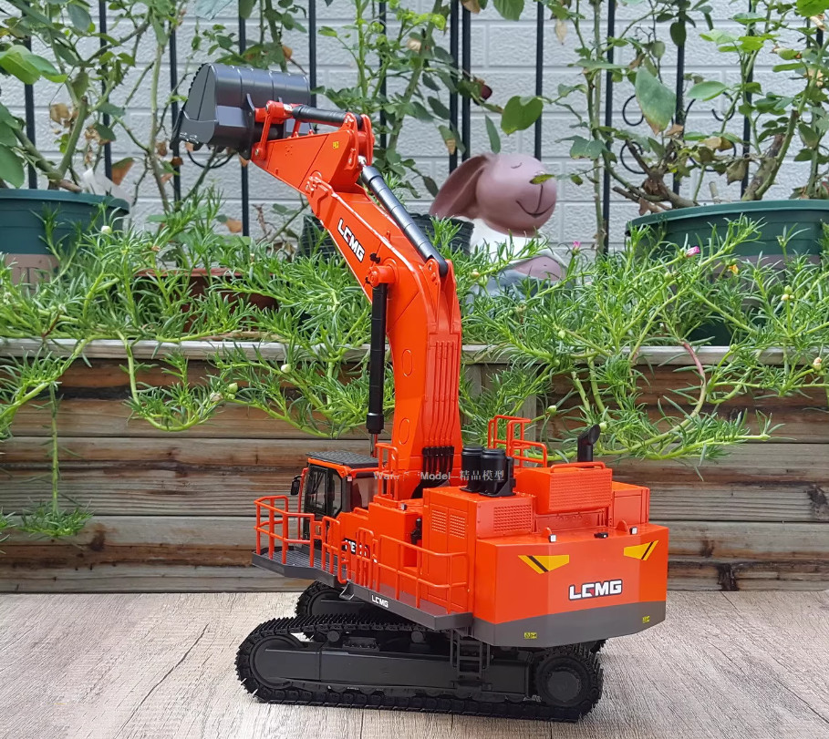 1:35 LGMG ME136 Mining Excavator Construction Machinery Equipment Diecast Model