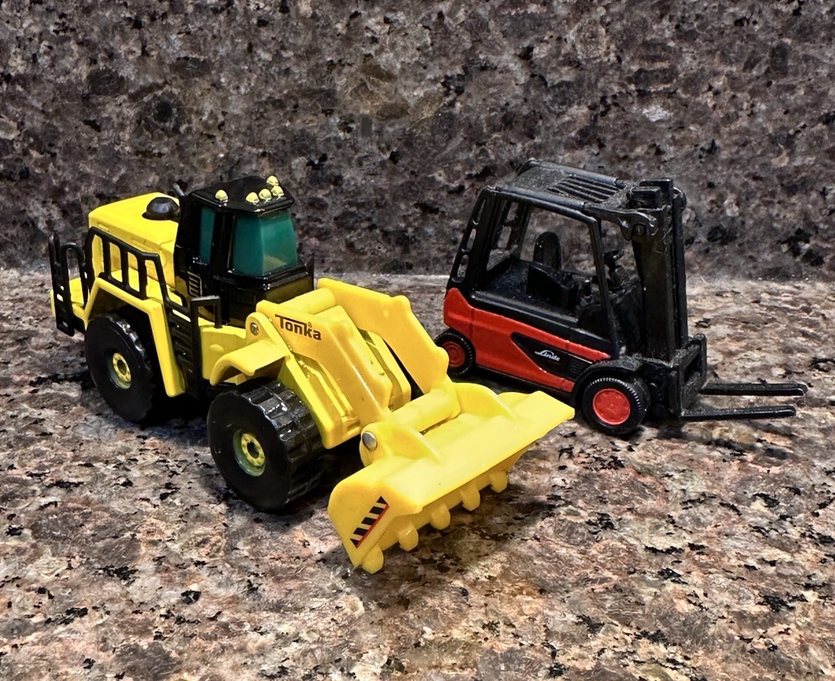 Lot of 2 Diecast Vehicles Tonka Wheel Loader & Siku Linde Forklift Construction