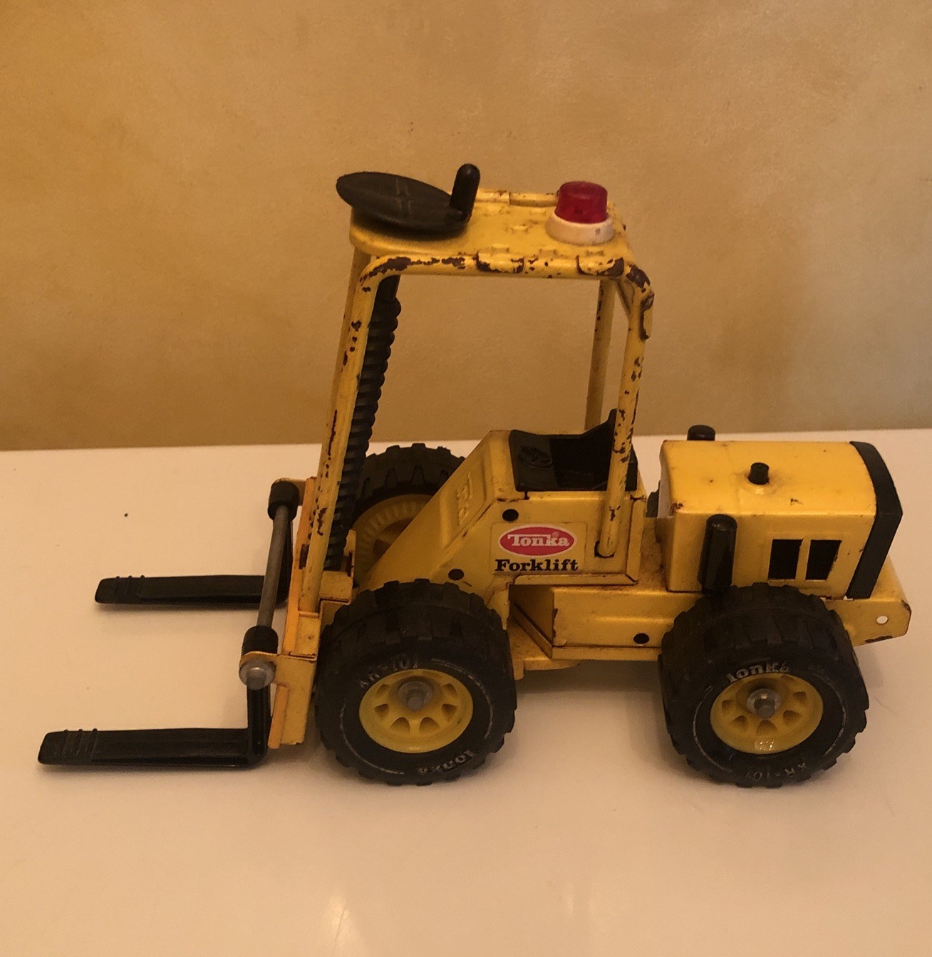 1970’s Vintage Tonka Truck Pressed Steel Metal Toy Forklift XR-101 #52900