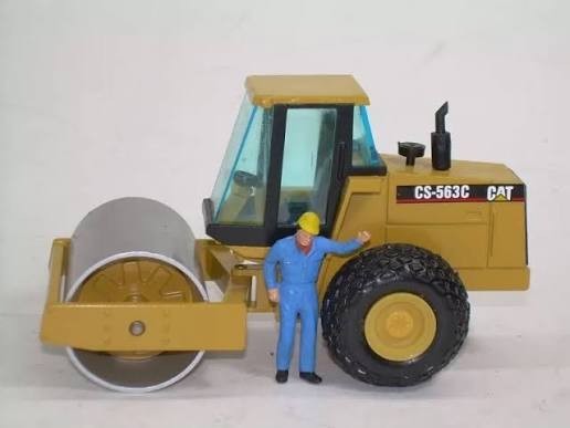 Cat CS-563C Smooth Roller Compactor with Cab – NZG 1:50 Scale Model MINT #106