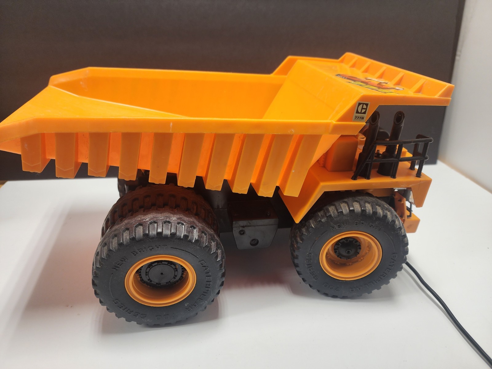 Vintage The Cat New Bright Caterpillar Power Dumper Remote Control Dump Truck
