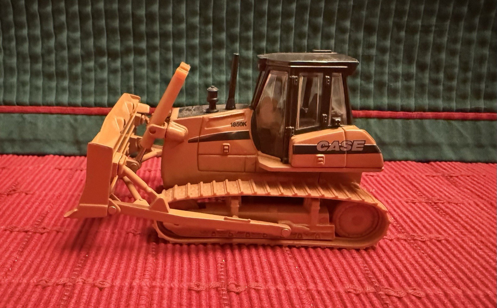ERTL Case 1850K Construction Series III Crawler Dozer 1:50 Die Cast Diecast