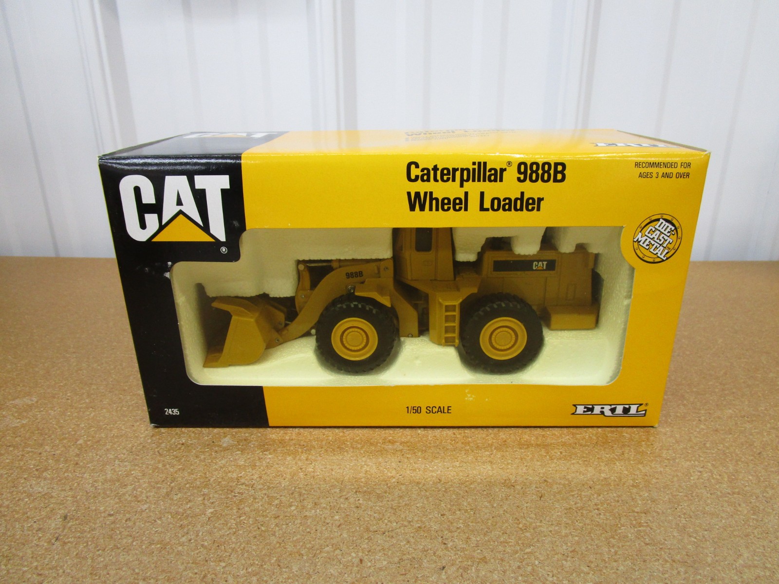 CAT 988B Wheel Loader ERTL 1/50 construction diecast Caterpillar 2435 Z