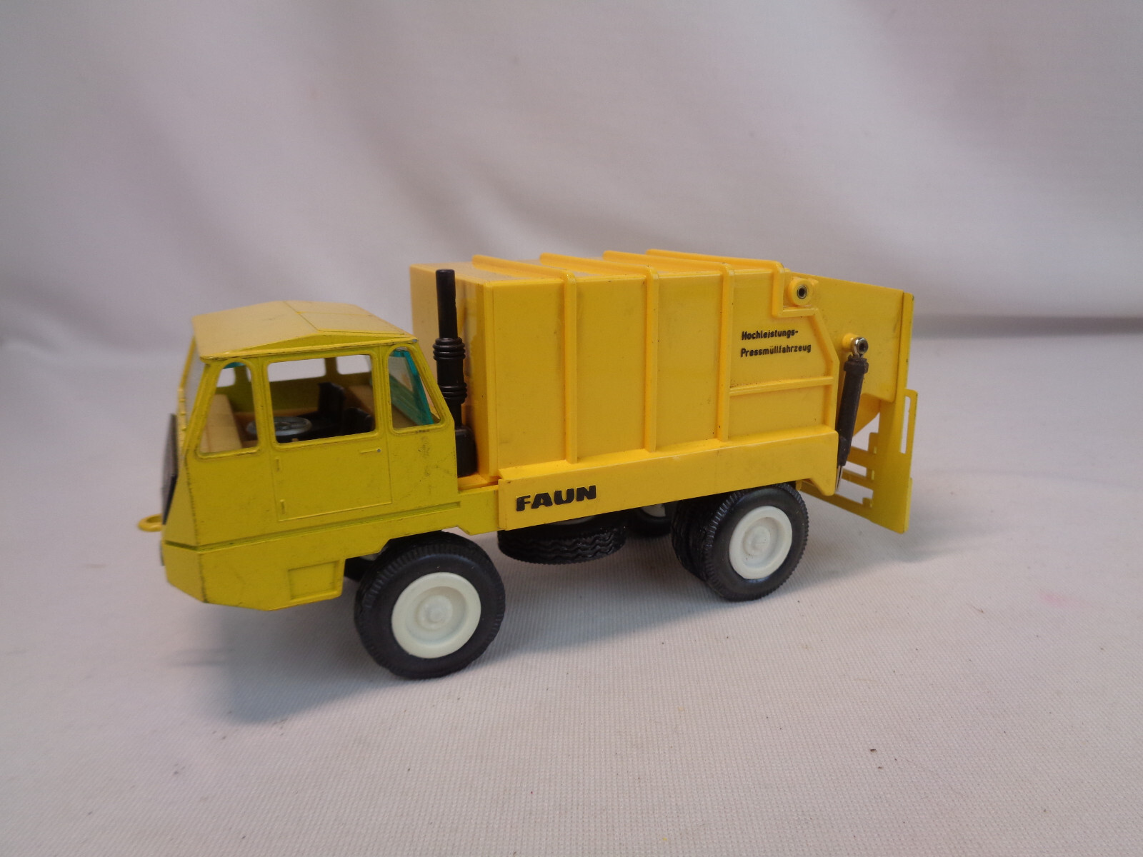Vintage Gama Faun Refuse Trash Truck Diecast Toy- West Germany 94091