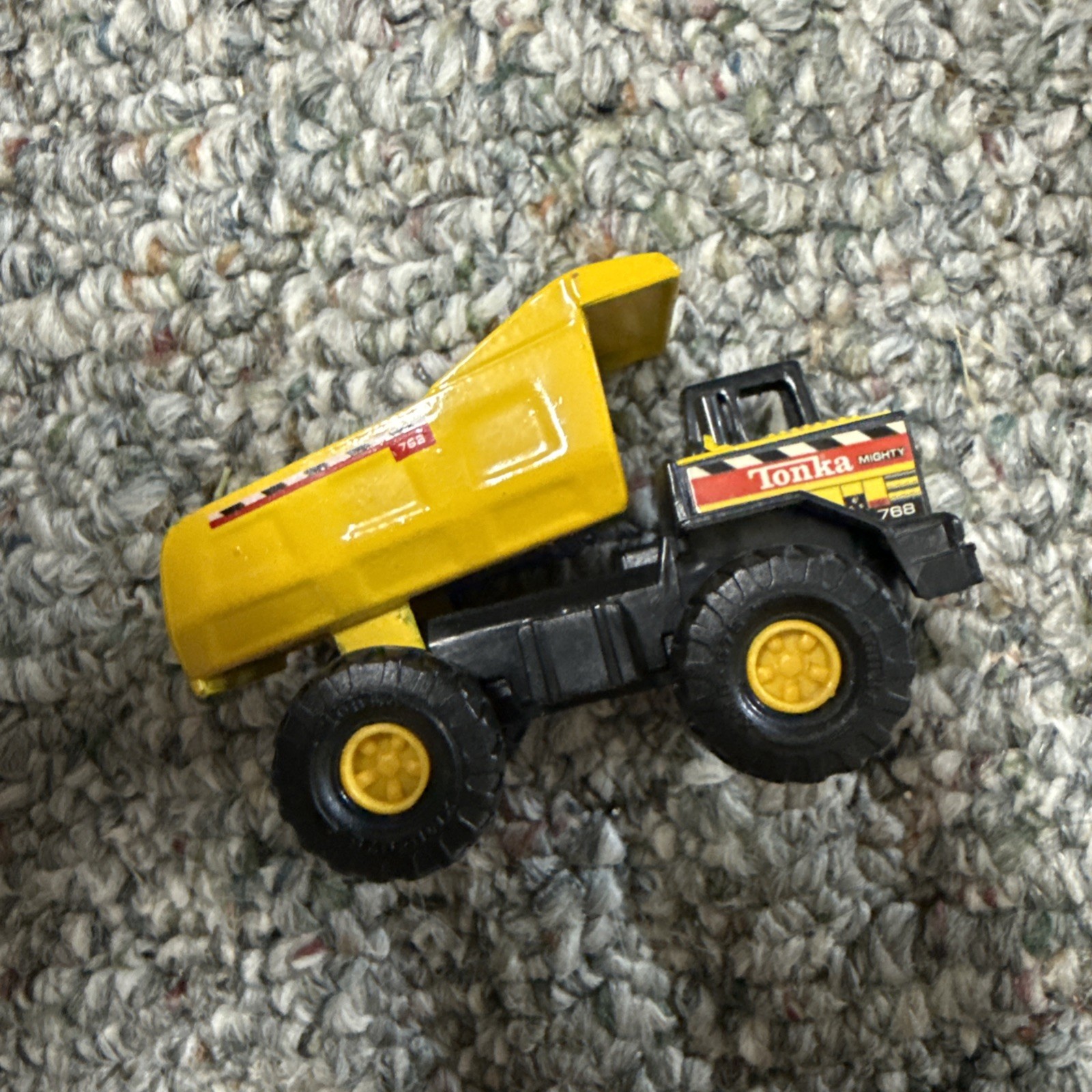 Vintage 1998 Hasbro Maisto Tonka Mini Mighty Dump Truck 768 – as is