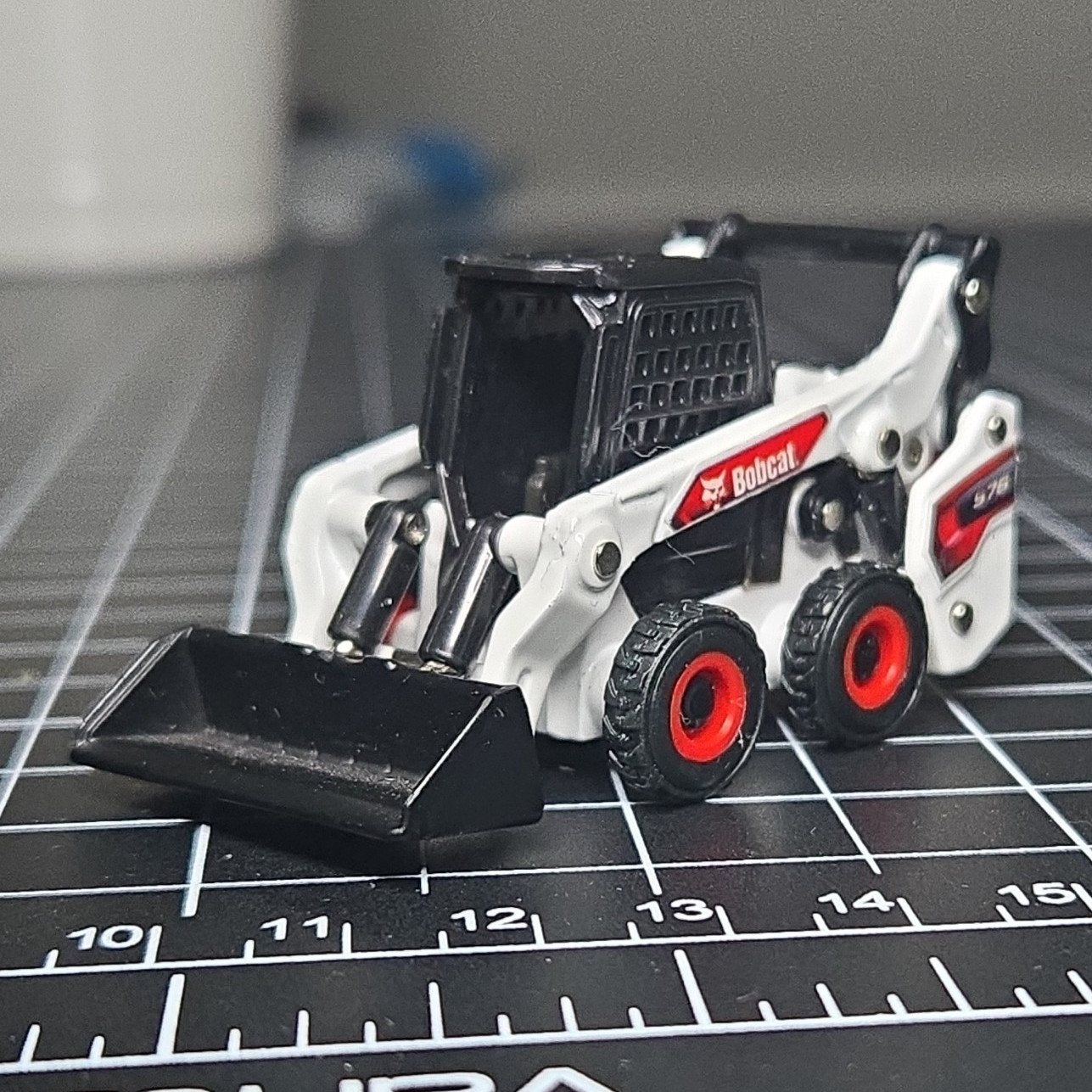 Ertl Bobcat S76 Skid Steer Loader 1:64 Diecast Metal Articulated 2023