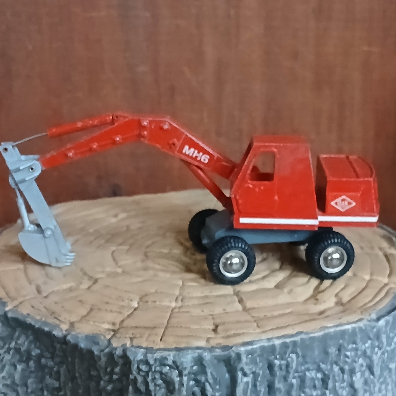 VTG O&K MH6 STRENCO EXCAVATOR DIECAST 1:50 SCALE W GERMANY IUC