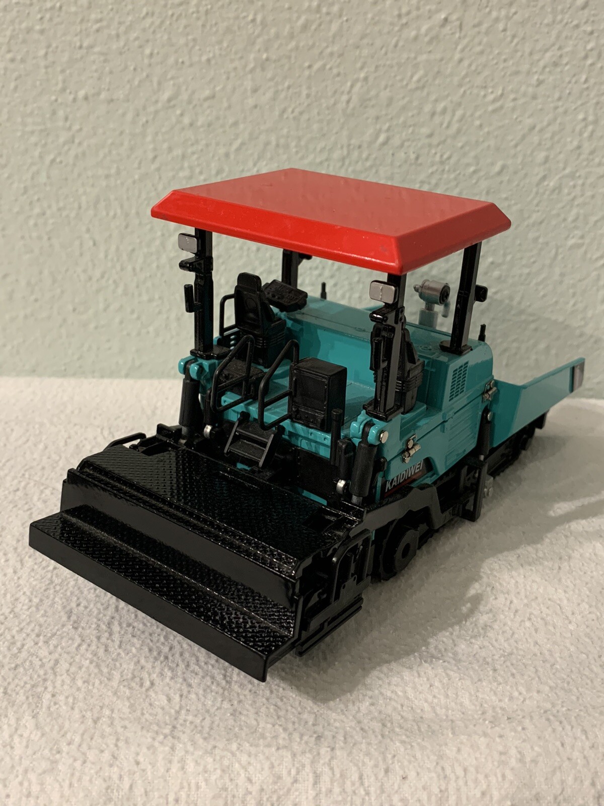 Kaidiwei Track Paver Die Cast 1/.40 Scale Rare Green Color Great Used Condition