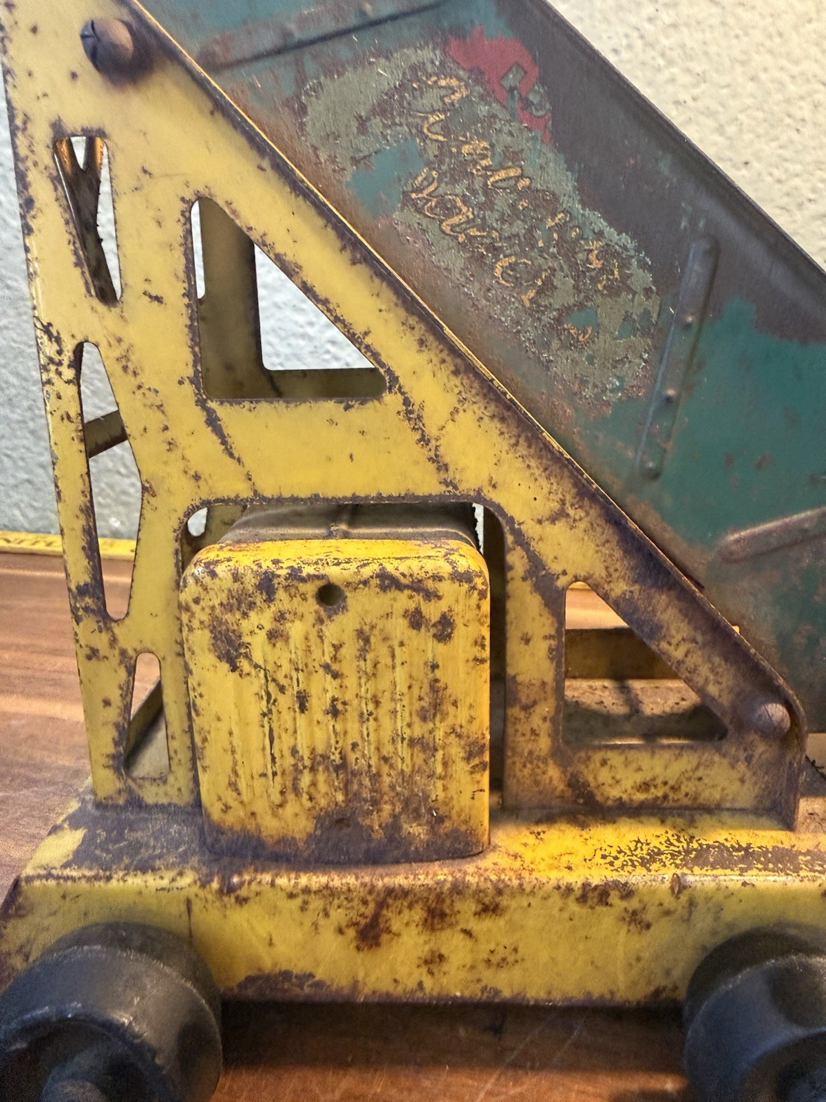 Vintage Marx Lumar Conveyor Loader Pressed Steel Toy Yellow Green #1214