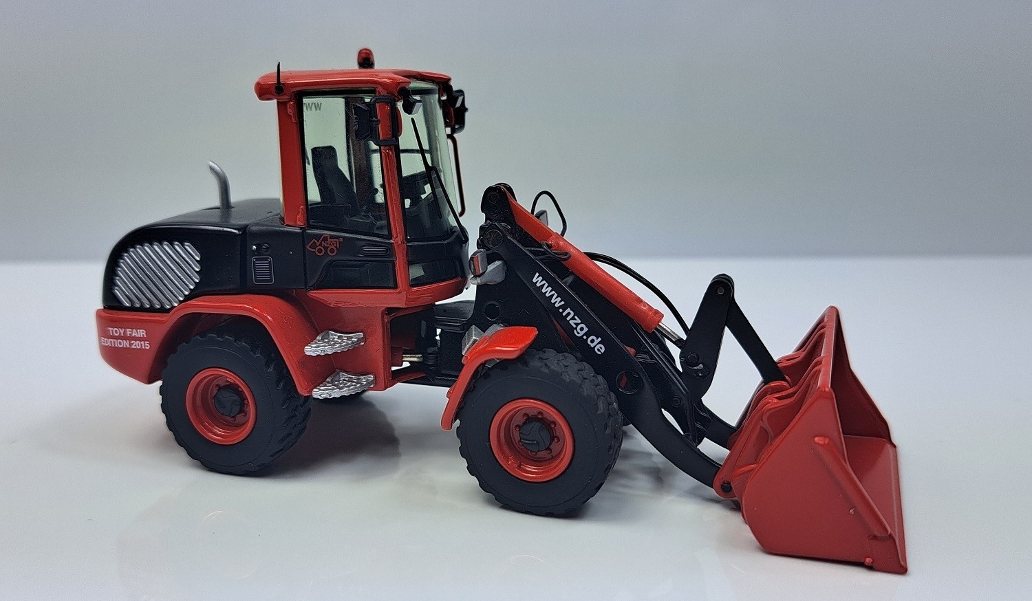 NZG903-01 – Terex TL120 Wheel Loader – NZG 2015 Toy Fair
