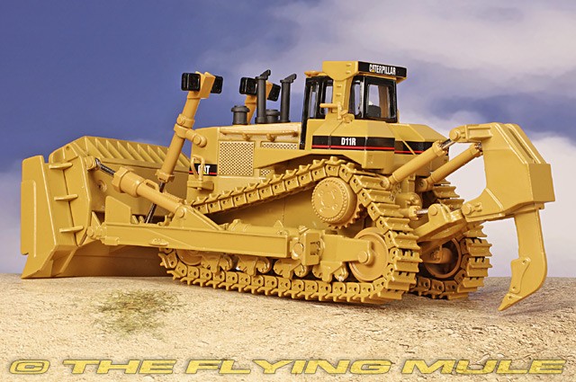 Diecast Masters 1:50 D11R Bulldozer