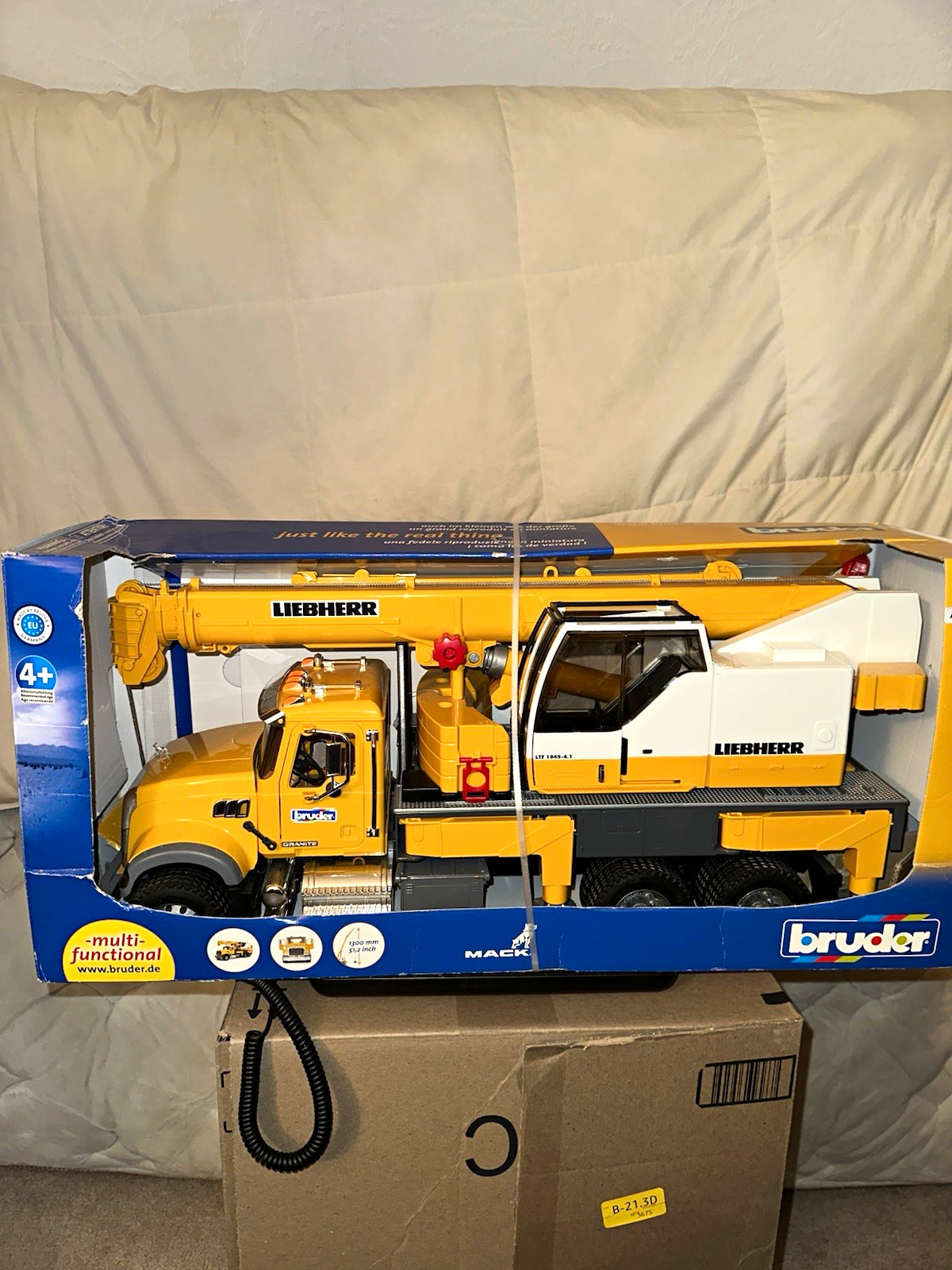 Bruder 1:16 Mack Liebherr LTF 1045-4.1 Crane Truck Plastic Unopened Box