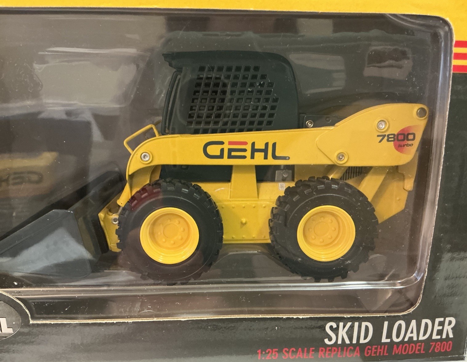 FF ERTL TRADEMARK MODELS GEHL 7800 TURBO SKID STEER LOADER 1/25 SCALE REPLICA