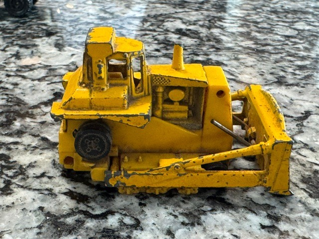 Hot Wheels 1979 CAT Bulldozer. FAIR Condition.