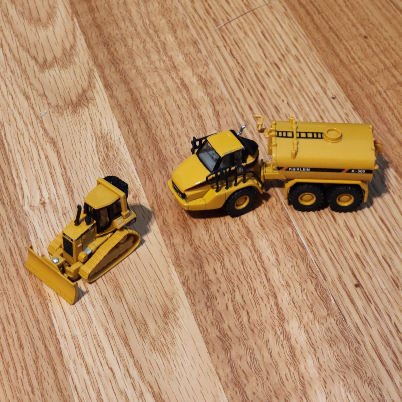 Norscot Cat 730 Articulated Truck KLEIN K-500 Water Tank, D5M Track-Type Tractor