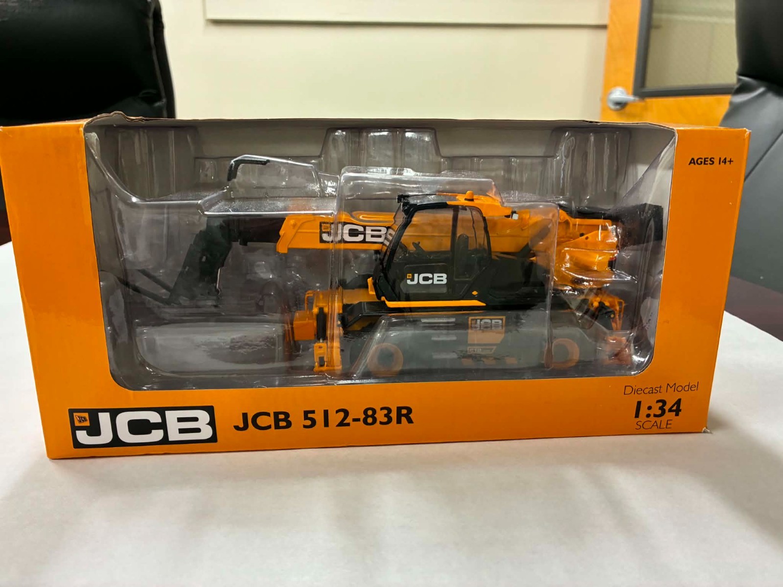JCB 512-83R Rotating Telescopic Handler Diecast Model 1:34 w/ Box