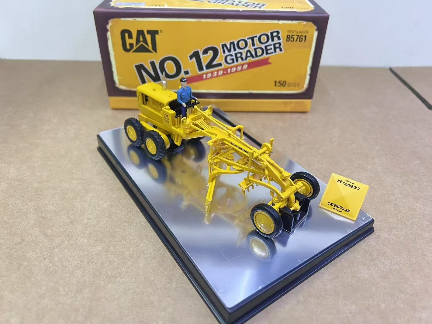 Diecast Masters 1/50 Scale CAT NO.12 Motor Grader Diecast Model Toy 85761