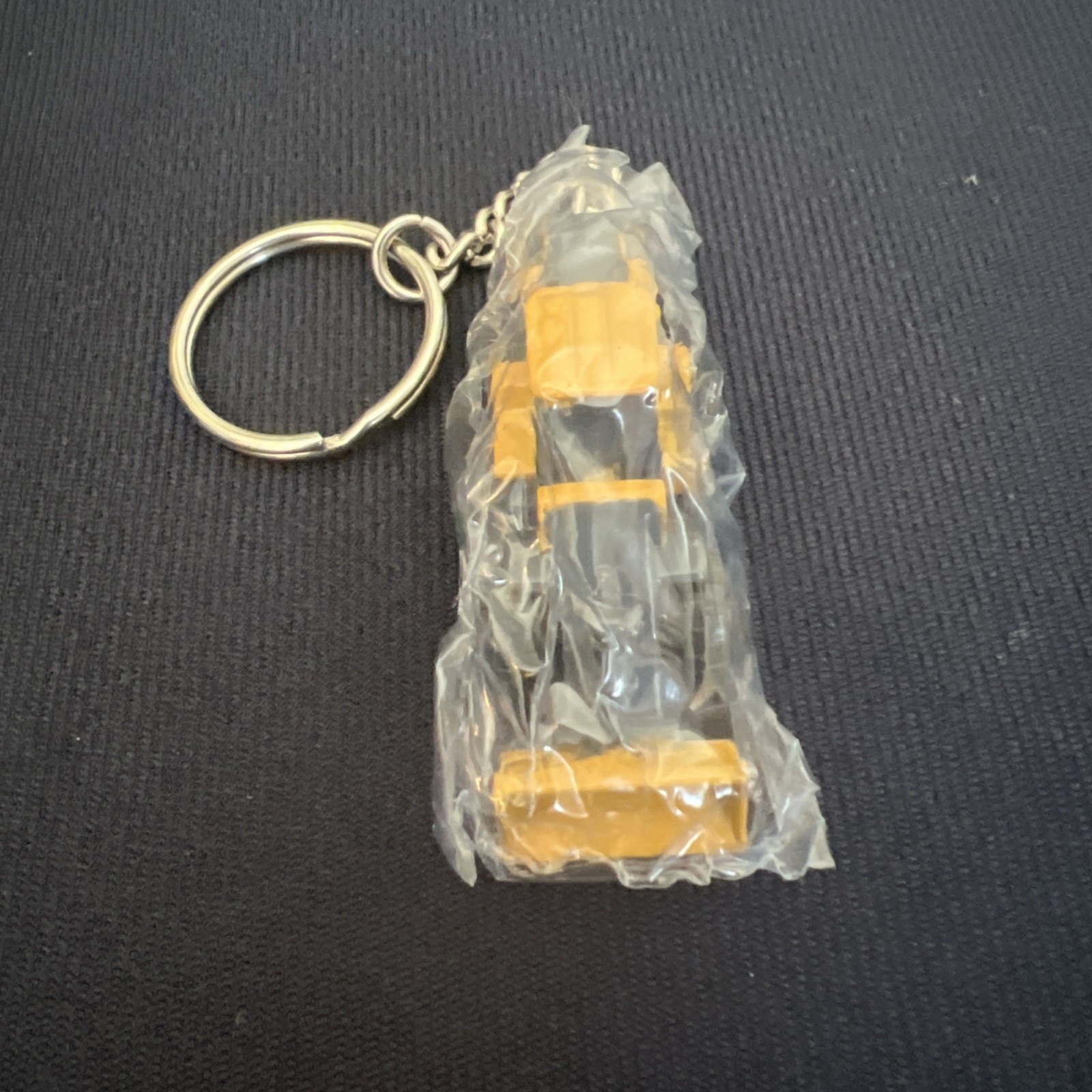 John Deere Ertl Tomy Construction Yellow Wheel Loader Keychain New In Pkg NWOT ￼